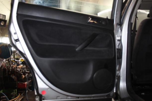 Foto: TÜR HINTEN LINKS ( VARIANT ) eines VW Passat Variant 1.9 TDI