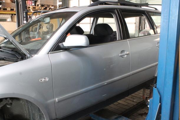 Foto: TÜR VORN LINKS eines VW Passat Variant 1.9 TDI