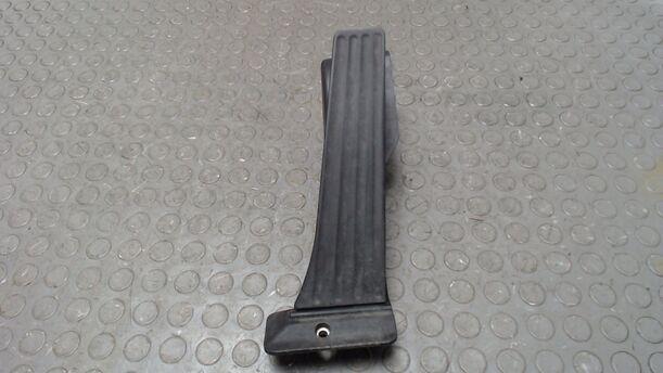 Foto: GASPEDAL ( SCHALTGETRIEBE ) eines BMW 116i