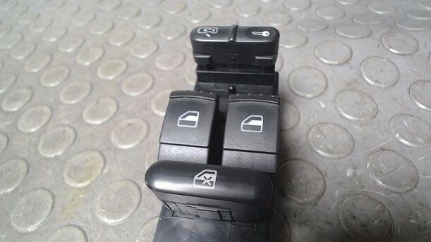 Foto: FENSTERHEBERSCHALTER eines VW Passat Variant 1.9 TDI