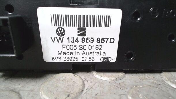 Foto: FENSTERHEBERSCHALTER eines VW Passat Variant 1.9 TDI