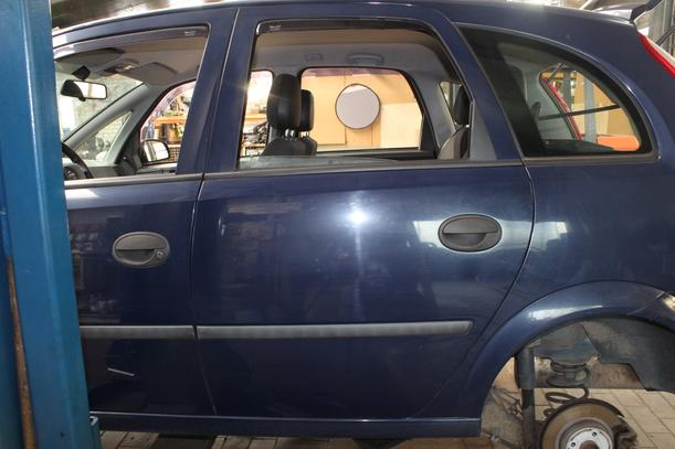 Foto: TÜR HINTEN LINKS eines Opel Meriva 1.6 16V