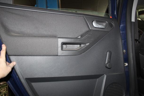 Foto: TÜR HINTEN LINKS eines Opel Meriva 1.6 16V