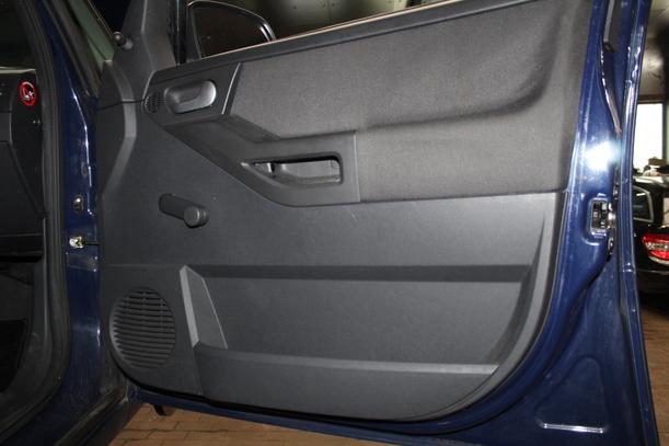 Foto: TÜR VORN RECHTS eines Opel Meriva 1.6 16V