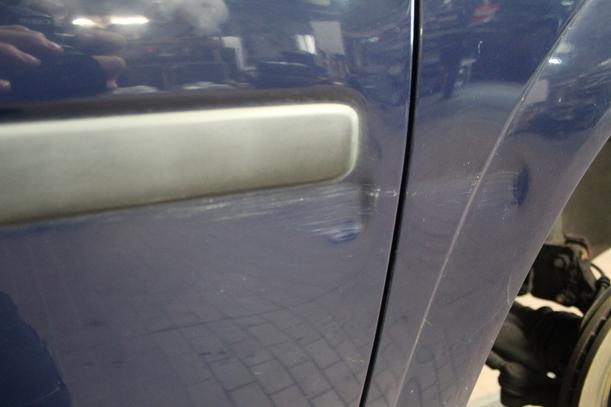 Foto: TÜR VORN RECHTS eines Opel Meriva 1.6 16V