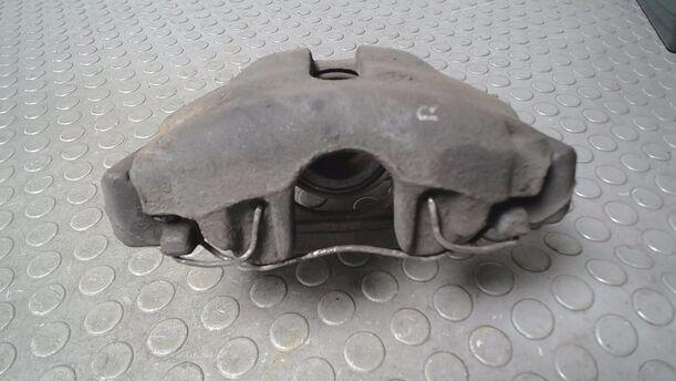 Foto: BREMSSATTEL VORN RECHTS ( ATE ) eines VW Passat Variant 1.9 TDI
