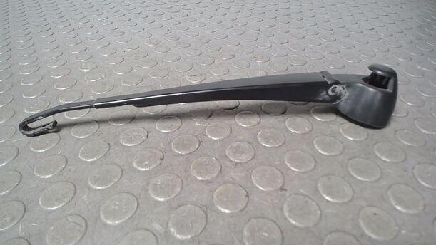Foto: SCHEIBENWISCHERARM HINTEN eines VW Passat Variant 1.9 TDI