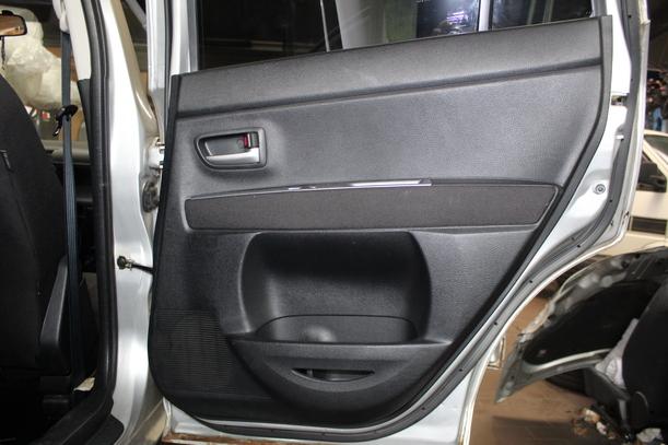 Foto: TÜR HINTEN RECHTS ( ROSTANSATZ UNTERKANTE ) eines Mazda 2 1.4 CD