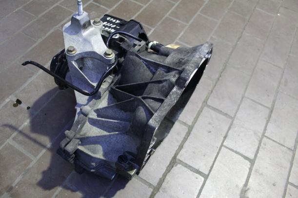 Foto: SCHALTGETRIEBE 2N1R7002ED eines Mazda 2 1.4 CD