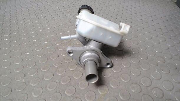 Foto: HAUPTBREMSZYLINDER eines Mazda 2 1.4 CD