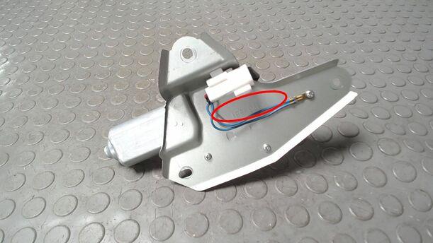 Foto: SCHEIBENWISCHERMOTOR HINTEN eines Mazda 2 1.4 CD