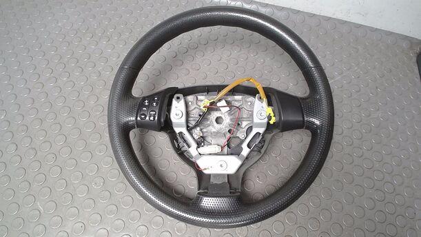 Foto: LENKRAD ( OHNE AIRBAG ) eines Mazda 2 1.4 CD LX