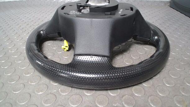 Foto: LENKRAD ( OHNE AIRBAG ) eines Mazda 2 1.4 CD LX