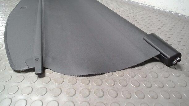 Foto: LADERAUMABDECKUNG eines Mazda 2 1.4 CD LX