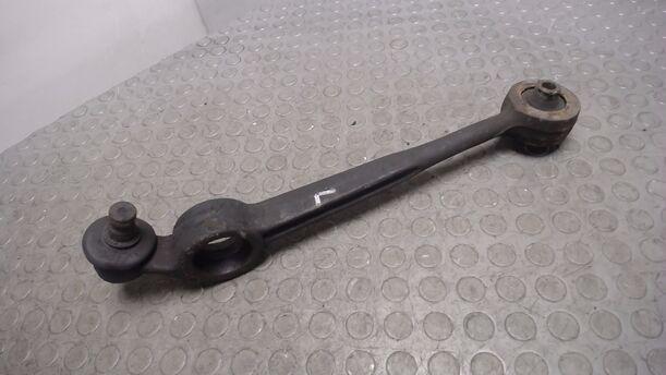 Foto: QUERLINKER LINKS eines Audi 100