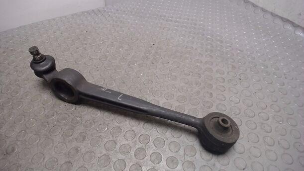 Foto: QUERLENKER LINKS eines Audi 100