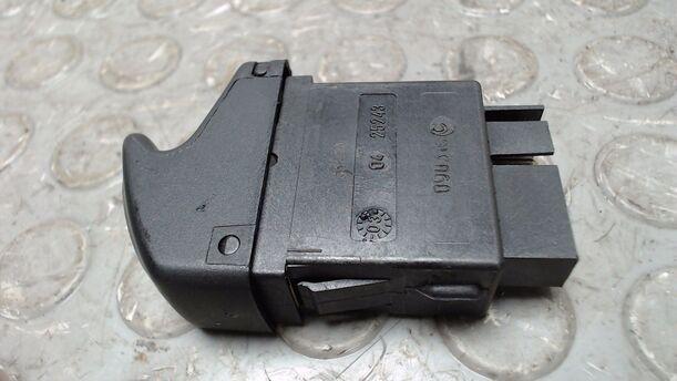 Foto: FENSTERHEBERSCHALTER eines Renault Kangoo 1.6 16V