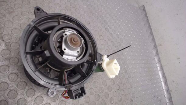 Foto: HEIZUNGSGEBLÄSE eines Ford Fiesta 1.3