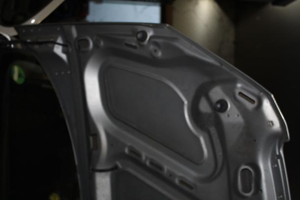 Foto: MOTORHAUBE eines Peugeot 307 110