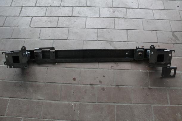 Foto: VERSTÄRKUNG VORN eines Peugeot 307 110