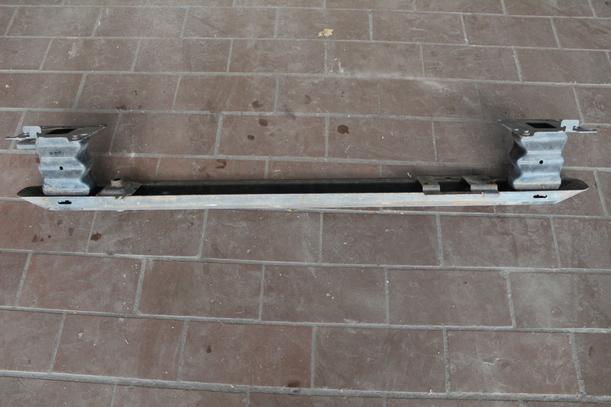 Foto: VERSTÄRKUNG VORN eines Peugeot 307 110