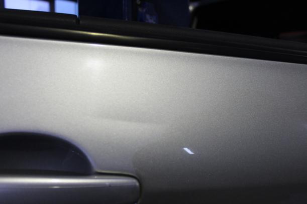 Foto: TÜR VORN RECHTS eines Peugeot 307 110