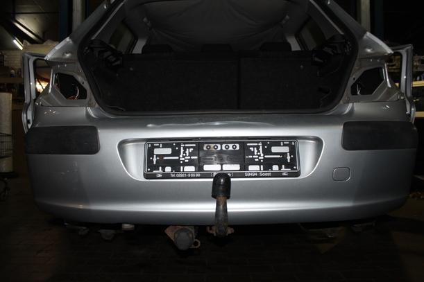 Foto: STOSSFÄNGER / STOßSTANGE HINTEN ( LIMOUSINE ) eines Peugeot 307 110