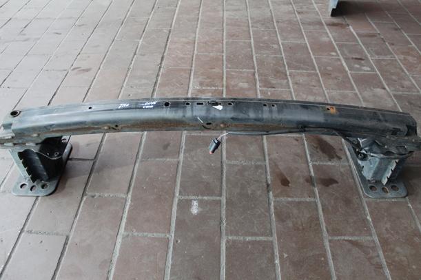 Foto: VERSTÄRKUNG VORN eines Ford Fiesta 1.3