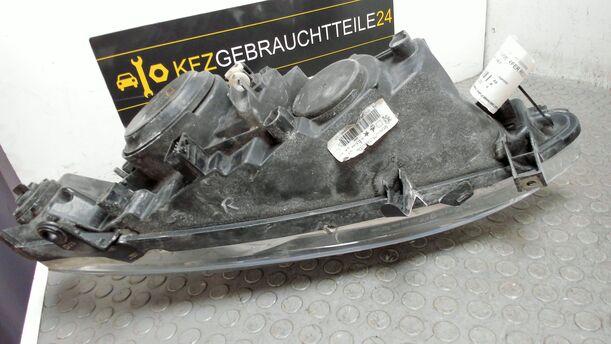Foto: SCHEINWERFER RECHTS eines Peugeot 307 110