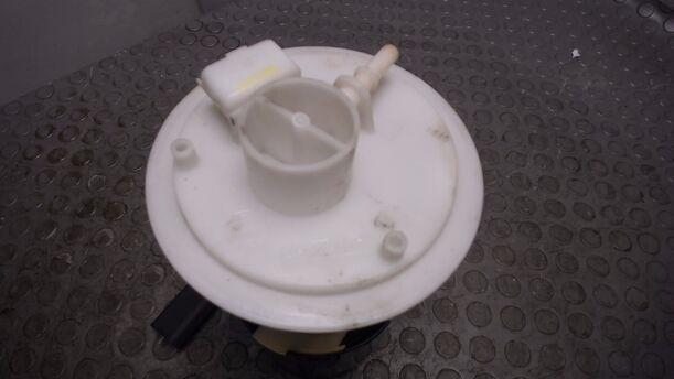 Foto: KRAFTSTOFFPUMPE / BENZINPUMPE eines Fiat Punto 1.2