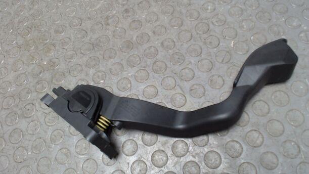 Foto: GASPEDAL eines Peugeot 307 110