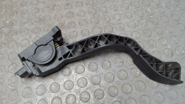 Foto: GASPEDAL eines Peugeot 307 110