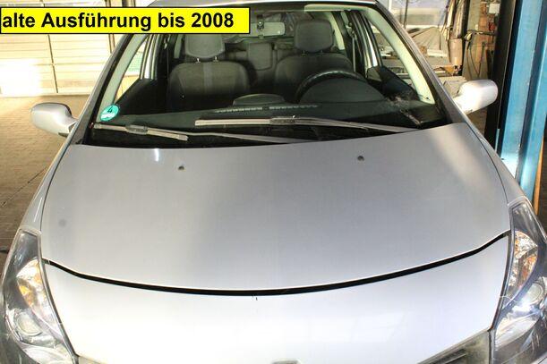 Foto: MOTORHAUBE eines Renault Clio 1.2 16V