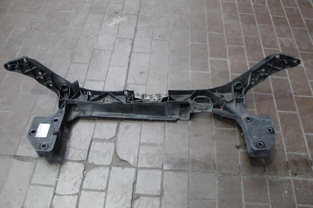 Foto: SCHLOSSBLECH/ FRONTVERKLEIDUNG eines Renault Clio 1.2 16V