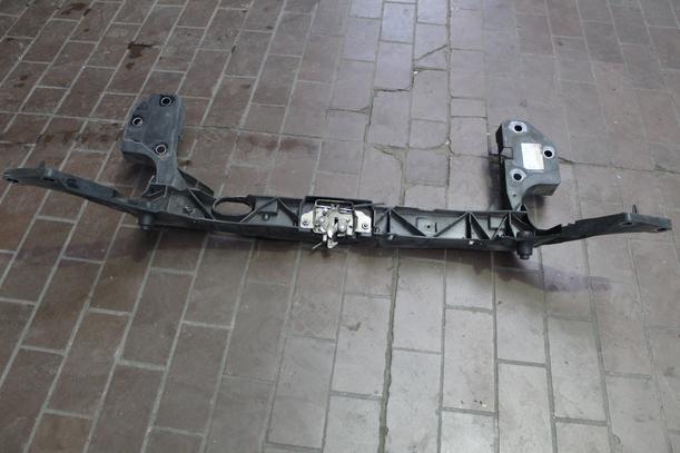 Foto: SCHLOSSBLECH/ FRONTVERKLEIDUNG eines Renault Clio 1.2 16V