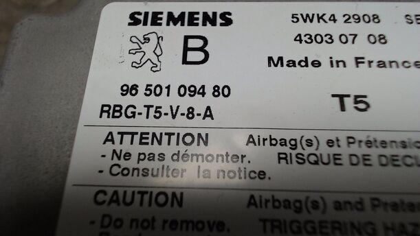 Foto: AIRBAGSTEUERGERÄT eines Peugeot 307 110