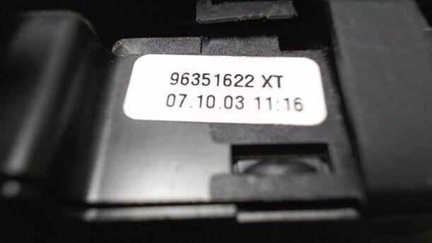 Foto: FENSTERHEBERSCHALTER VORN LINKS eines Peugeot 307 110