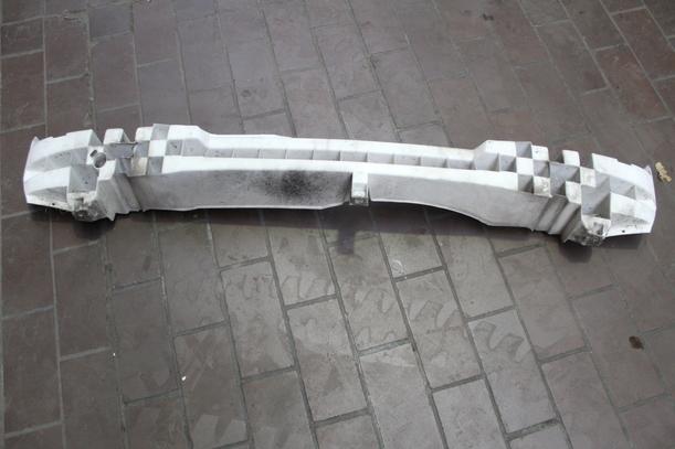 Foto: VERSTÄRKUNG HINTEN eines Renault Clio 1.2 16V