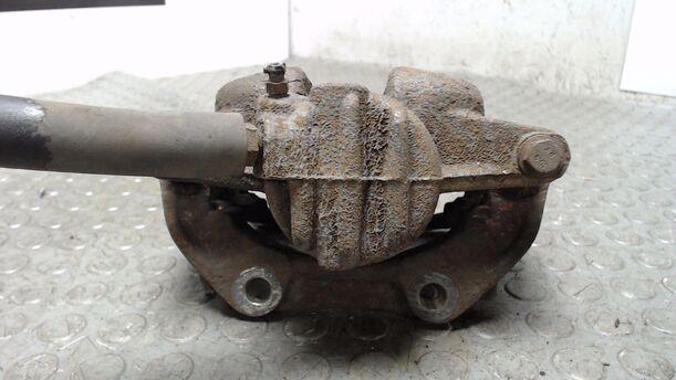 Foto: BREMSSATTEL VORN LINKS eines Peugeot 307 110