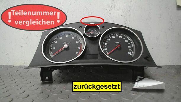 Foto: TACHOEINHEIT/ INSTRUMENTENTAFEL ( ENTHEIRATET ) eines Opel Astra Twin Top 1.8