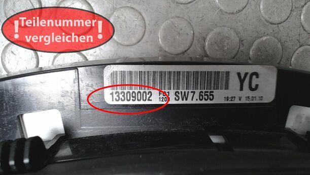 Foto: TACHOEINHEIT/ INSTRUMENTENTAFEL ( ENTHEIRATET ) eines Opel Astra Twin Top 1.8