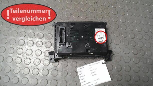 Foto: DISPLAY/ BILDSCHIRM ( ENTHEIRATET ) eines Opel Astra Twin Top 1.8