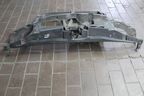 Foto: FRONTBLECH/ SCHLOSSTRÄGER ( OHNE KLIMAANLAGE ) eines VW Golf 1.4