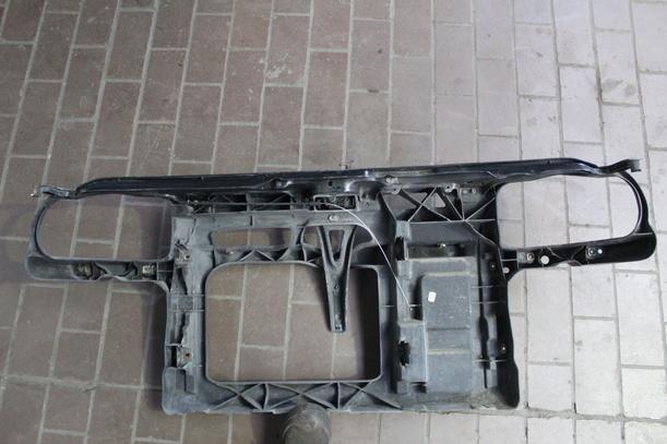 Foto: FRONTBLECH/ SCHLOSSTRÄGER ( OHNE KLIMAANLAGE ) eines VW Golf 1.4