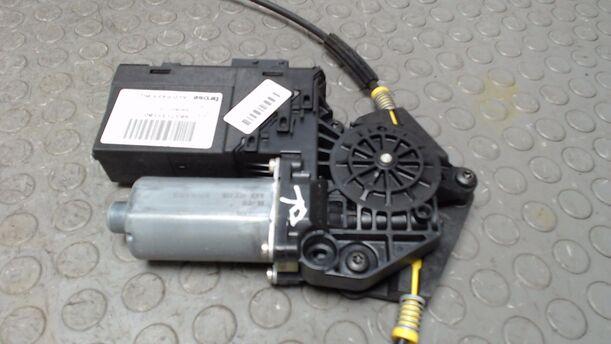 Foto: FENSTERHEBER VORN RECHTS ELEKTRSICH eines Peugeot 307 110