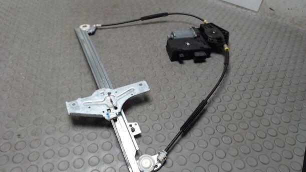 Foto: FENSTERHEBER VORN RECHTS ELEKTRSICH eines Peugeot 307 110