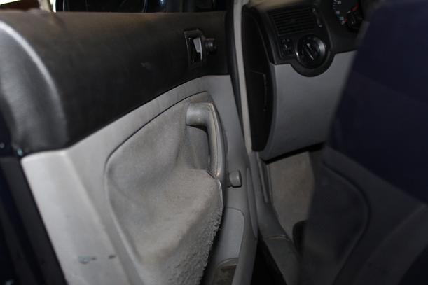 Foto: TÜR VORN LINKS ( 4/5 TÜRER ) eines VW Golf 1.4