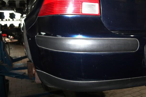 Foto: STOSSFÄNGER/ STOßSTANGE HINTEN ( LIMOUSINE ) eines VW Golf 1.4