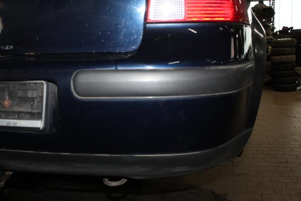 Foto: STOSSFÄNGER/ STOßSTANGE HINTEN ( LIMOUSINE ) eines VW Golf 1.4