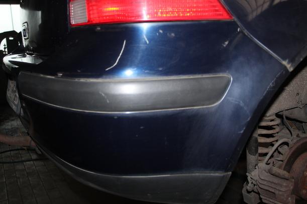 Foto: STOSSFÄNGER/ STOßSTANGE HINTEN ( LIMOUSINE ) eines VW Golf 1.4